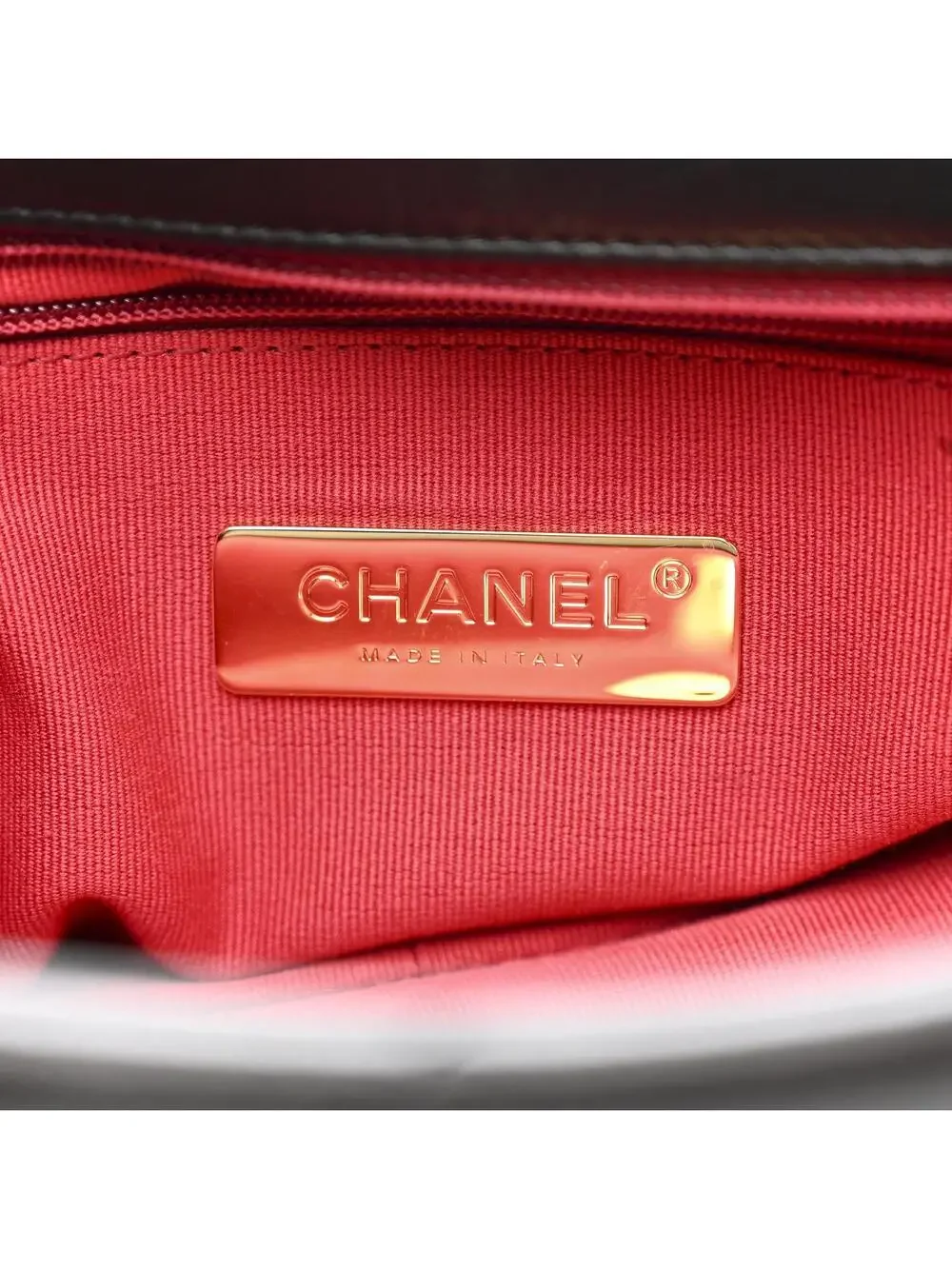 Lambskin Quilted Medium Chanel 19 Flap #300551C50B